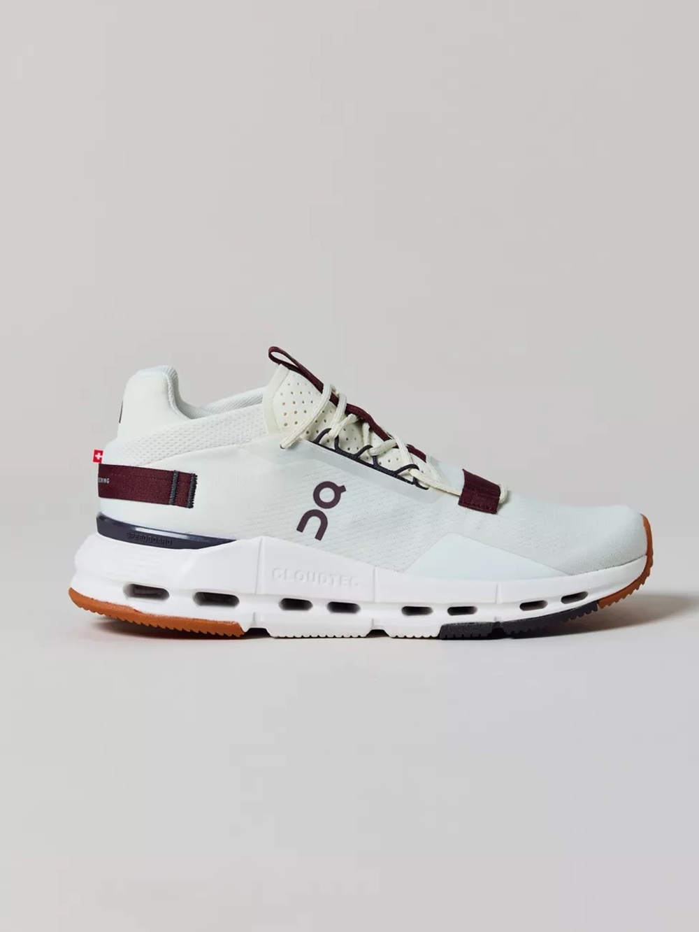 NIB On Cloudnova 2 Women's Sneaker in Ice Mulberry Size Women’s 7 - Picture 3 of 4